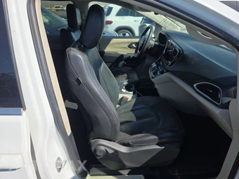 2022 Chrysler Pacifica Touring L 121.6" WB - miniatura 8