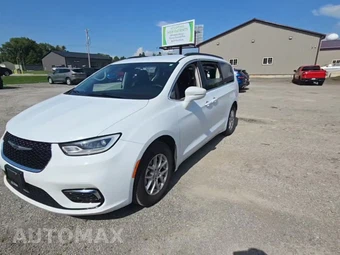 2022 Chrysler Pacifica Touring L 121.6" WB