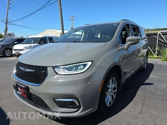 2022 Chrysler Pacifica Touring L 121.6" WB