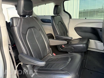 2022 Chrysler Pacifica Touring L 121.6" WB - miniatura 9