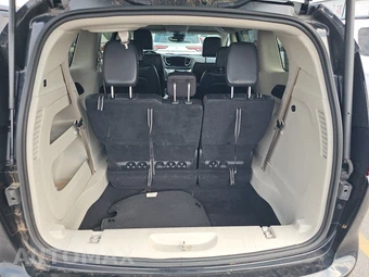2022 Chrysler Pacifica Touring L 121.6" WB - miniatura 17