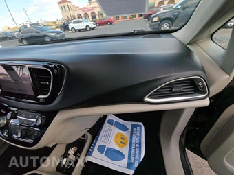 2022 Chrysler Pacifica Touring L 121.6" WB – miniatura 17