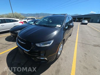 2022 Chrysler Pacifica Touring L 121.6" WB