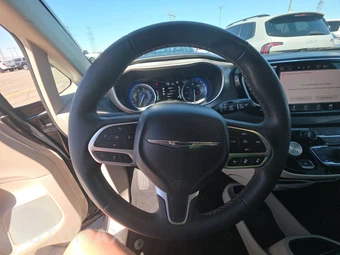 2022 Chrysler Pacifica Touring L 121.6" WB - miniatura 10