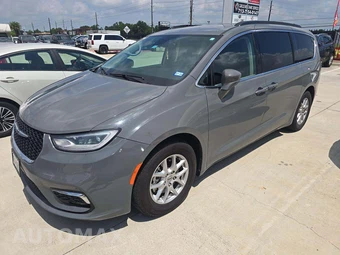 2022 Chrysler Pacifica Touring L 121.6" WB