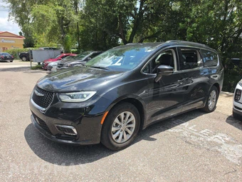 2022 Chrysler Pacifica Touring L 121.6" WB