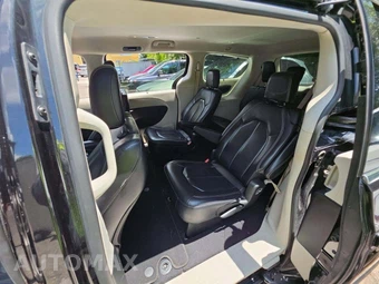 2022 Chrysler Pacifica Touring L 121.6" WB - miniatura 13