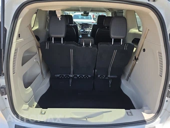 2022 Chrysler Pacifica Touring L 121.6" WB – miniatura 17