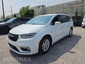 2022 Chrysler Pacifica Touring L 121.6" WB