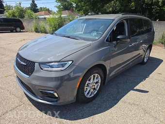 2022 Chrysler Pacifica Touring L 121.6" WB