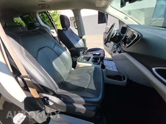 2022 Chrysler Pacifica Touring L 121.6" WB - miniatura 19