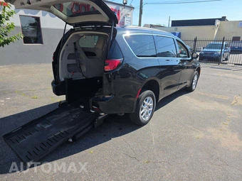 2022 Chrysler Pacifica Touring L 121.6" WB - miniatura 2