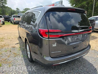 2022 Chrysler Pacifica Touring L 121.6" WB - miniatura 2