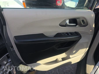 2022 Chrysler Pacifica Touring L 121.6" WB - miniatura 9