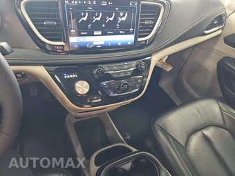 2022 Chrysler Pacifica Touring L 121.6" WB - miniatura 11