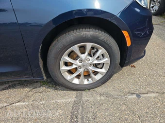 2022 Chrysler Pacifica Touring L 121.6" WB - miniatura 27
