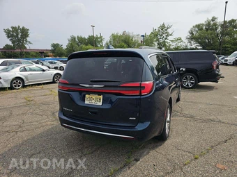 2022 Chrysler Pacifica Touring L 121.6" WB - miniatura 3