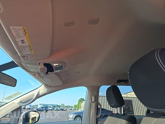 2022 Chrysler Voyager LX 121.6" WB - miniatura 18