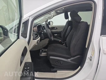 2022 Chrysler Voyager LX 121.6" WB - miniatura 7