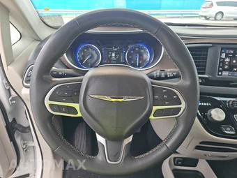 2022 Chrysler Voyager LX 121.6" WB - miniatura 10
