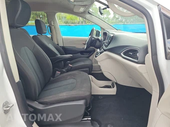 2022 Chrysler Voyager LX 121.6" WB - miniatura 8
