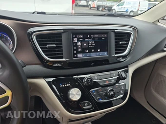 2022 Chrysler Voyager LX 121.6" WB - miniatura 11