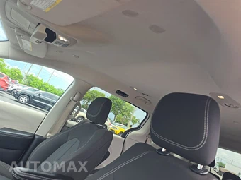2022 Chrysler Voyager LX 121.6" WB - miniatura 19