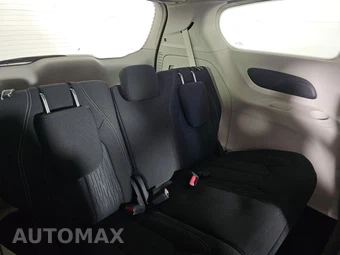 2022 Chrysler Voyager LX 121.6" WB – miniatura 14
