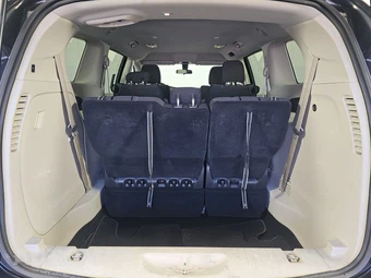 2022 Chrysler Voyager LX 121.6" WB – miniatura 18