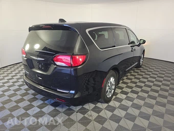 2022 Chrysler Voyager LX 121.6" WB – miniatura 4