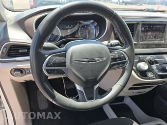 2022 Chrysler Voyager LX 121.6" WB – miniatura 10