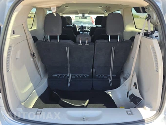 2022 Chrysler Voyager LX 121.6" WB - miniatura 17