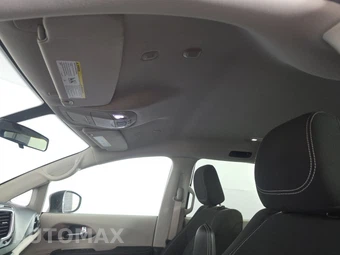 2022 Chrysler Voyager LX 121.6" WB - miniatura 15