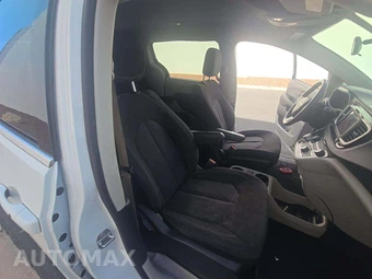 2022 Chrysler Voyager LX 121.6" WB - miniatura 16