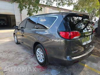 2022 Chrysler Voyager LX 121.6" WB - miniatura 2