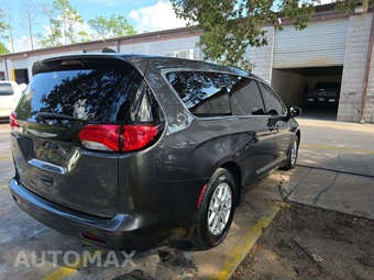 2022 Chrysler Voyager LX 121.6" WB - miniatura 3