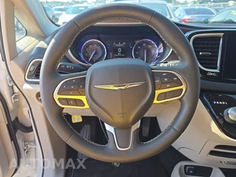 2022 Chrysler Voyager LX 121.6" WB - miniatura 10