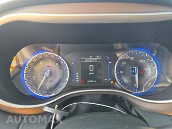 2022 Chrysler Voyager LX 121.6" WB - miniatura 12