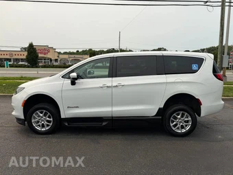 2022 Chrysler Voyager LX 121.6" WB - miniatura 14