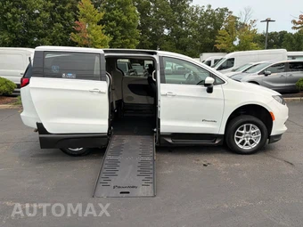 2022 Chrysler Voyager LX 121.6" WB - miniatura 23