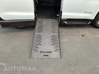 2022 Chrysler Voyager LX 121.6" WB - miniatura 26