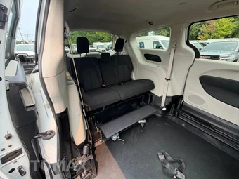 2022 Chrysler Voyager LX 121.6" WB - miniatura 31