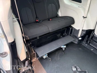 2022 Chrysler Voyager LX 121.6" WB - miniatura 32