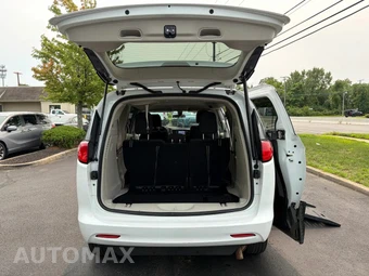 2022 Chrysler Voyager LX 121.6" WB - miniatura 45