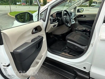 2022 Chrysler Voyager LX 121.6" WB - miniatura 54