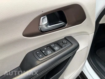 2022 Chrysler Voyager LX 121.6" WB - miniatura 55