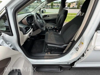 2022 Chrysler Voyager LX 121.6" WB - miniatura 56