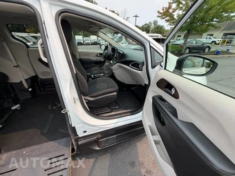2022 Chrysler Voyager LX 121.6" WB - miniatura 62