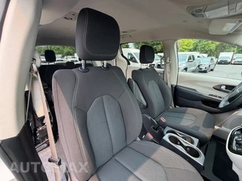 2022 Chrysler Voyager LX 121.6" WB - miniatura 64