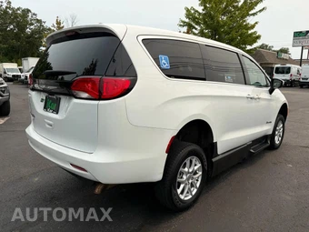 2022 Chrysler Voyager LX 121.6" WB - miniatura 9